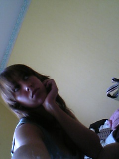 On me vois pas bcp ! sa fais mysterieuse ! lol